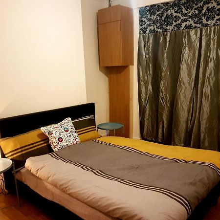 Budget House In Gants Hill Bed and Breakfast Ίλφορντ Εξωτερικό φωτογραφία