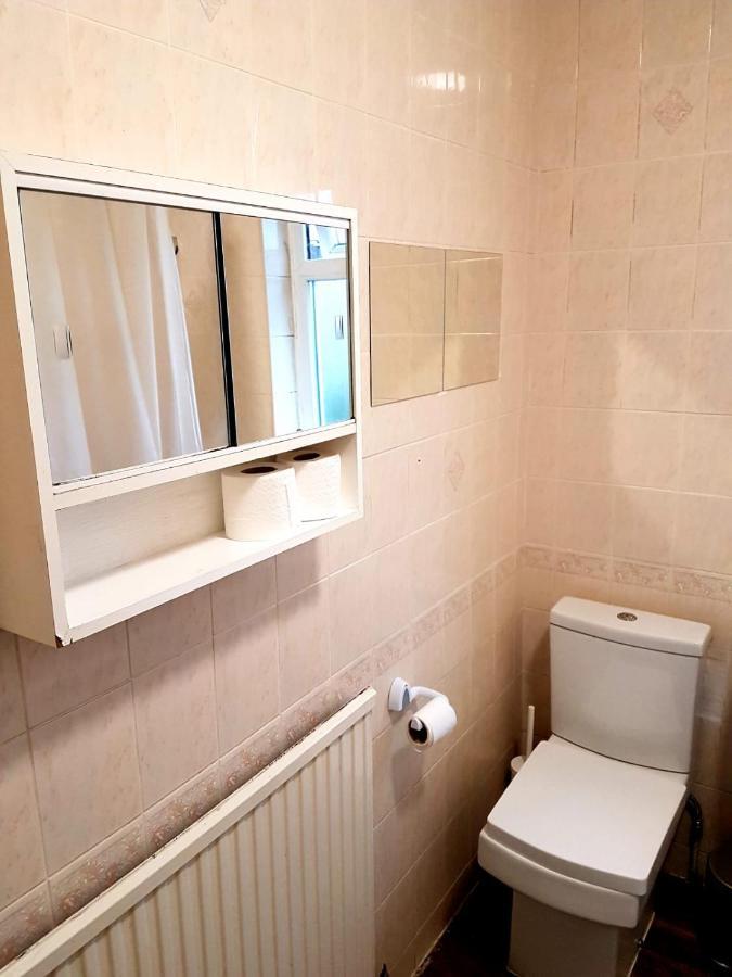 Budget House In Gants Hill Bed and Breakfast Ίλφορντ Εξωτερικό φωτογραφία