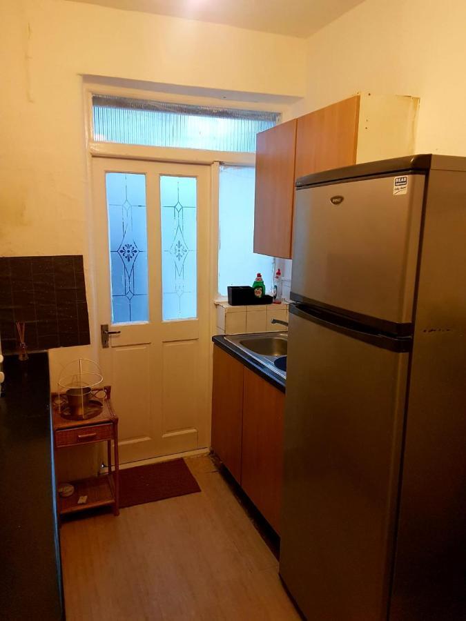 Budget House In Gants Hill Bed and Breakfast Ίλφορντ Εξωτερικό φωτογραφία